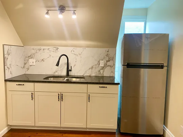 1372 Neil Ave #B, Columbus, OH 43201