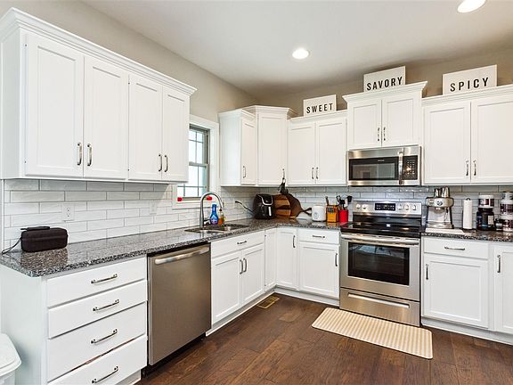5th image of 455 Upper Ridge Ct