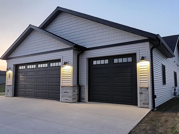 2nd image of 325 Model Rd