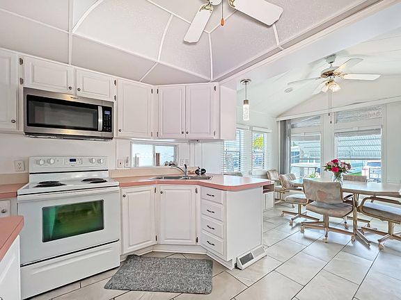 2nd image of 823 Nino Ln