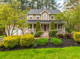 7 Woodbury Dr, Westford, MA 01886