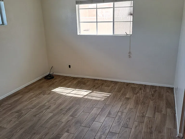 7308 E Latham St — Photo 19