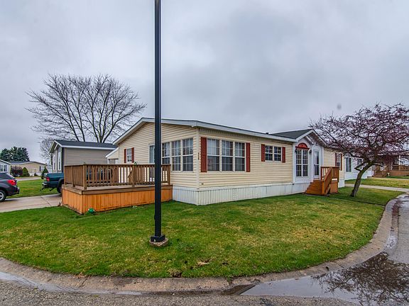 3rd image of 3708 Bentwood Cir W