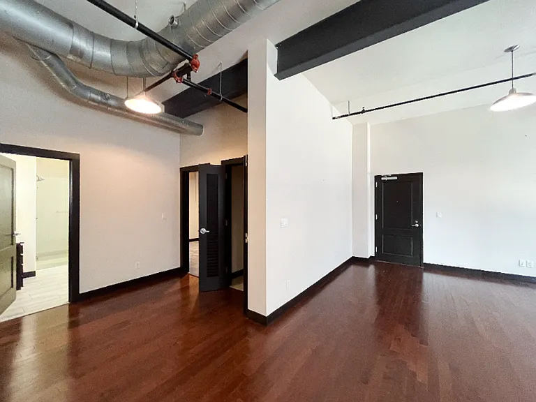 Urban Sophistication at the Detroit Lofts — Photo 13