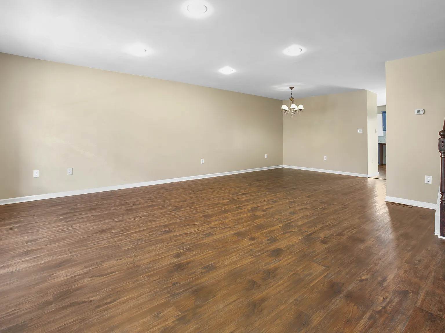 3 bed, 1600 sqft, $2,300 — Photo 3