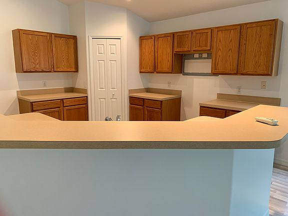 kitchen bar and pantry