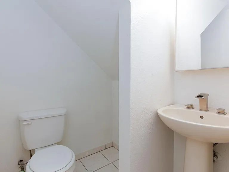 5031 Spencer St #C — Photo 11