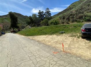 28909 Paradise Rd, Val Verde, CA 91384