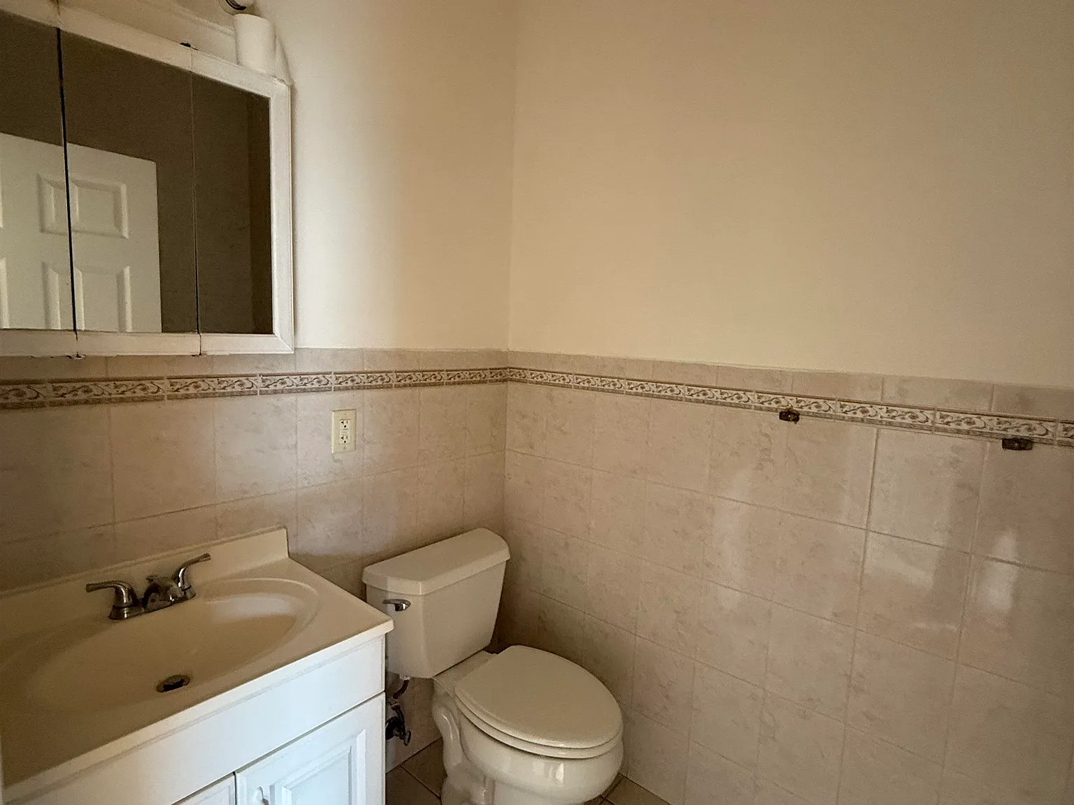 3 bed, 2.0 bath, 1000 sqft, $2,800 — Photo 3