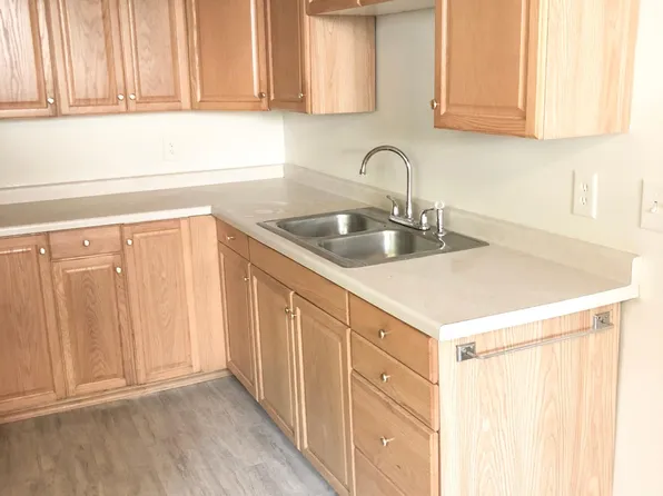 1010 15th St N APT 3, Fargo, ND 58102