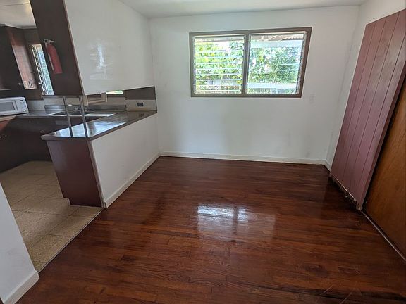 2nd image of 2379 Kilauea Ave