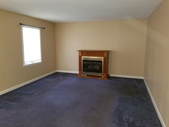 3rd image of 4392 Conrad Dr