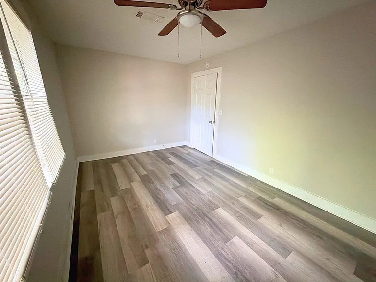 1450 Oaklawn St — Photo 7