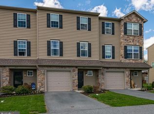 2041 Crown Mill Dr, Mohrsville, PA 19541