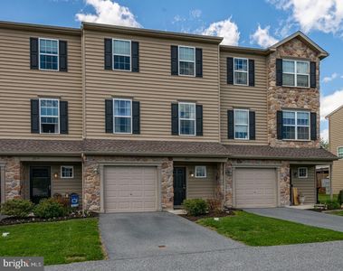 2041 Crown Mill Dr, Mohrsville, PA, 19541