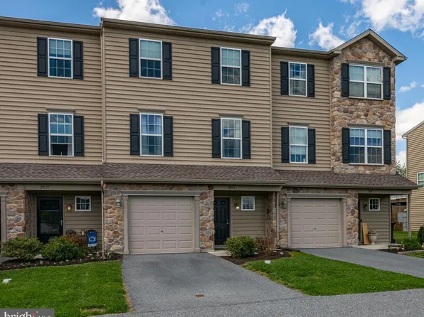 2041 Crown Mill Dr, Mohrsville, PA 19541