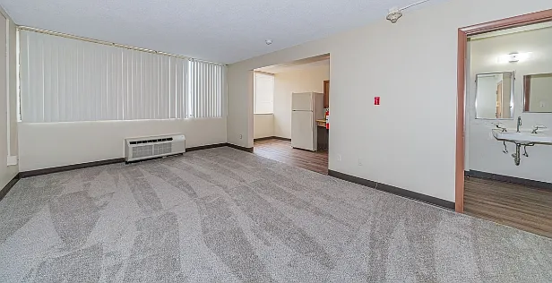 Carbondale Towers — Photo 6