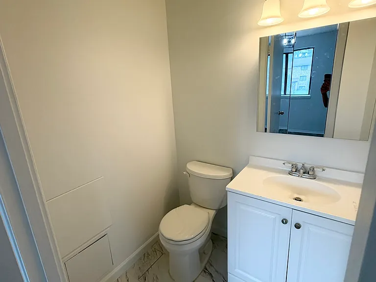7038 Knighthood Ln — Photo 20