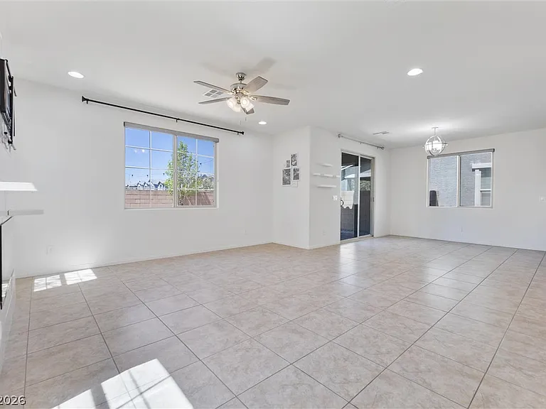 10925 Jordyn Hill St — Photo 4