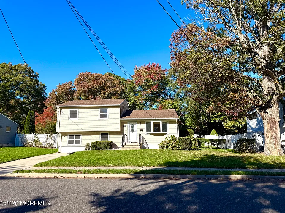 1125 Interlaken Ave
