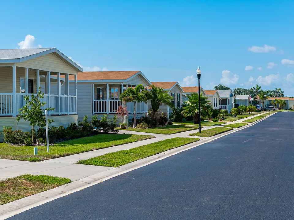 Riverside Club Golf & Marina Community