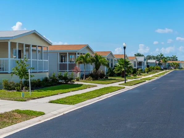Riverside Club Golf & Marina Community