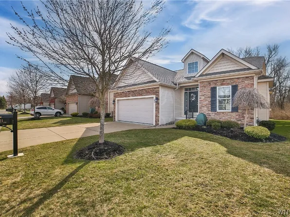 11 Logan Ln, Lancaster, NY 14086