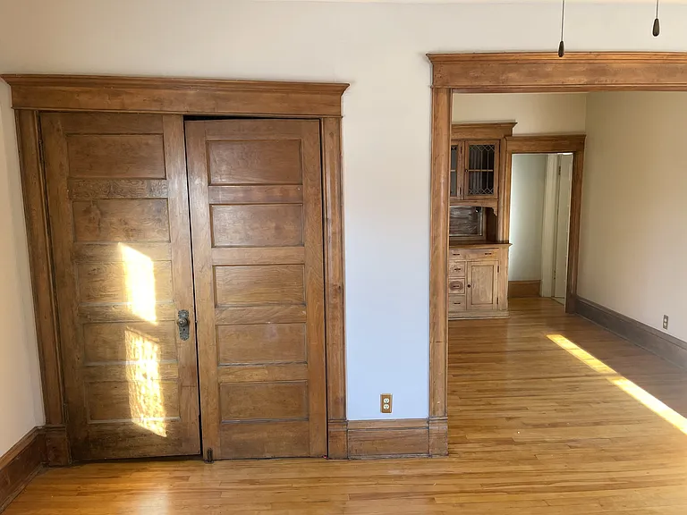 Raymond Flats — Photo 26