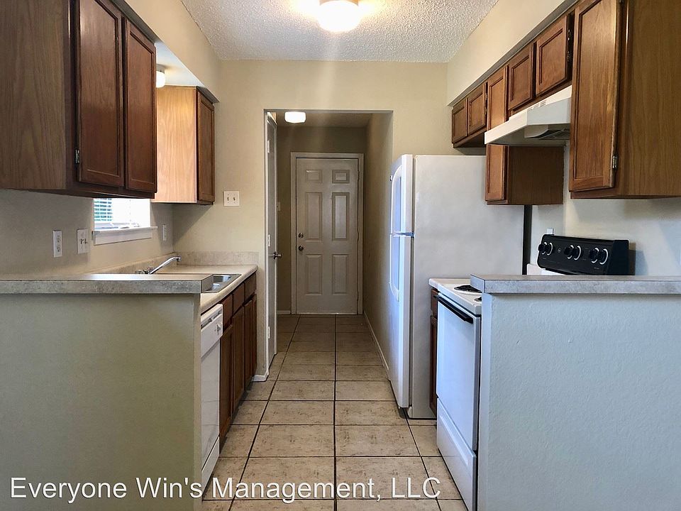 1st image of 402 Renee Dr