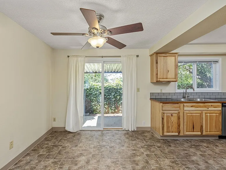 5121 SE Cesar E Chavez Blvd #5121 — Photo 3