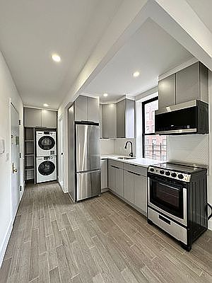 1st image of 2102 Regent Pl #2