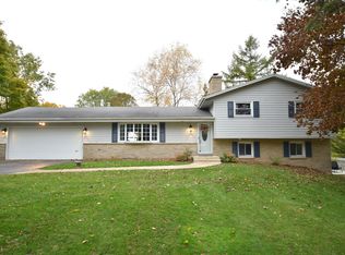 W190N5029 Sunset View Dr, Menomonee Falls, WI 53051
