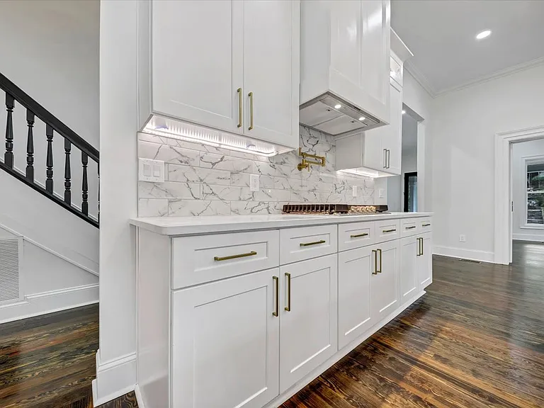 212 S Broad St SW — Photo 38
