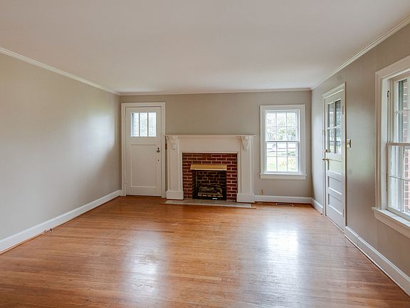 5th image of 122 McGavock Pike