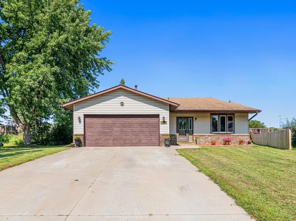 1916 84th Ave N, Brooklyn Park, MN 55444