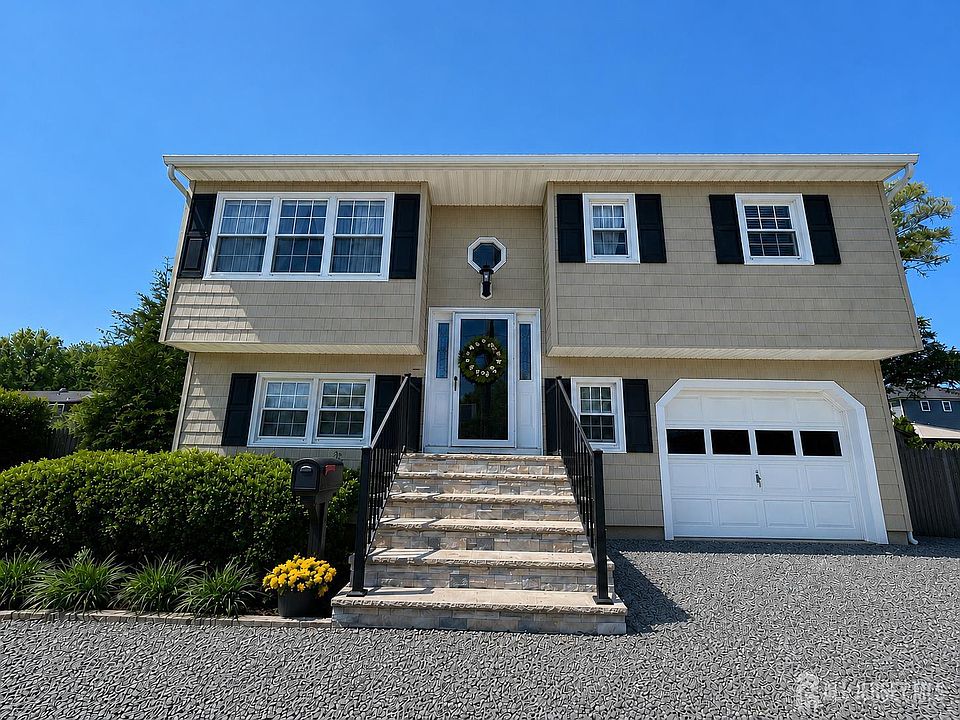 1st image of 637 Bray Ave