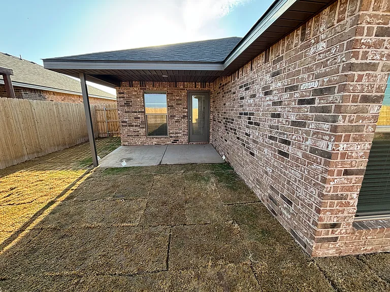 2504 Abbeville Ave — Photo 24