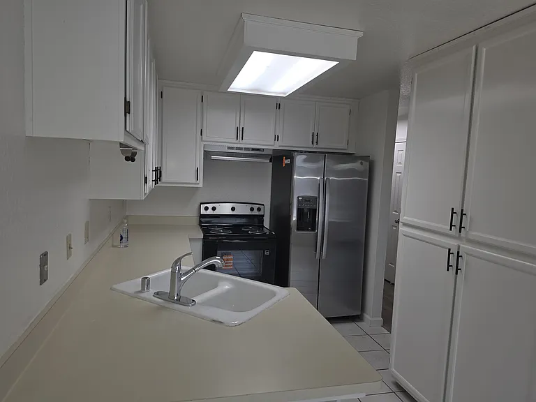 1943 Glen Ridge Dr — Photo 3
