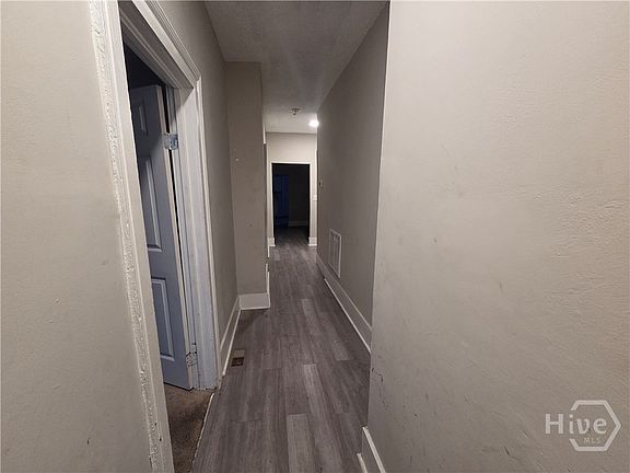 3rd image of 1207 E Bolton Street