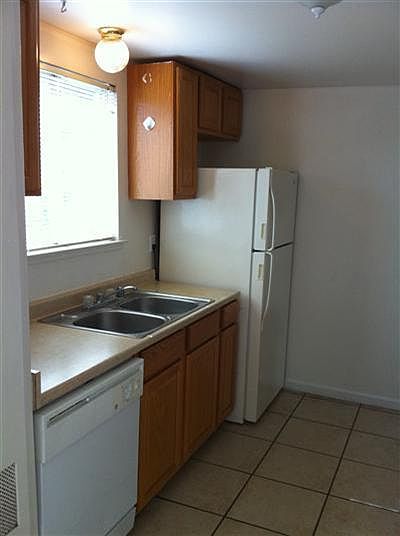 1st image of 5692-5692 Hillsdale Blvd