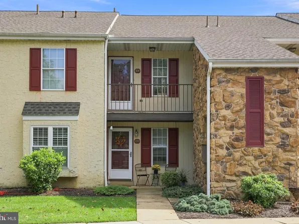 199 Oak Knoll Cir, Millersville, PA 17551