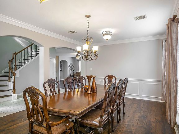 4th image of 5215 Laura Lee Ln