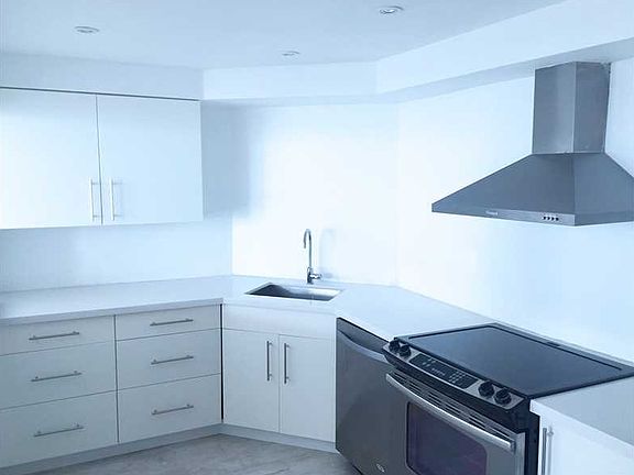 2nd image of 1408 SE Bayshore Dr APT 707