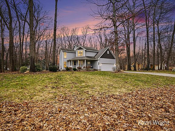 3rd image of 1041 Bear Lake Rd