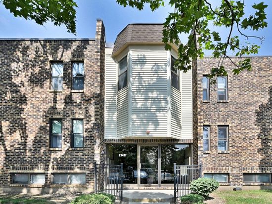 2149 Country Club Dr APT 13, Woodridge, IL 60517