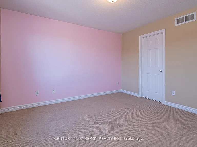 2228 Tenth Line Rd — Photo 27
