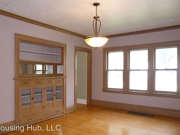 3rd image of 957 Galvin Ave #A