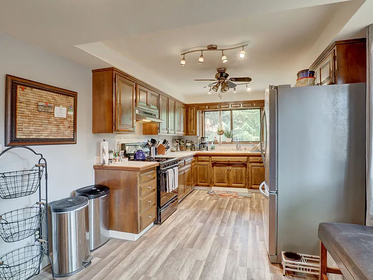 Windemere Dr NW — Photo 19