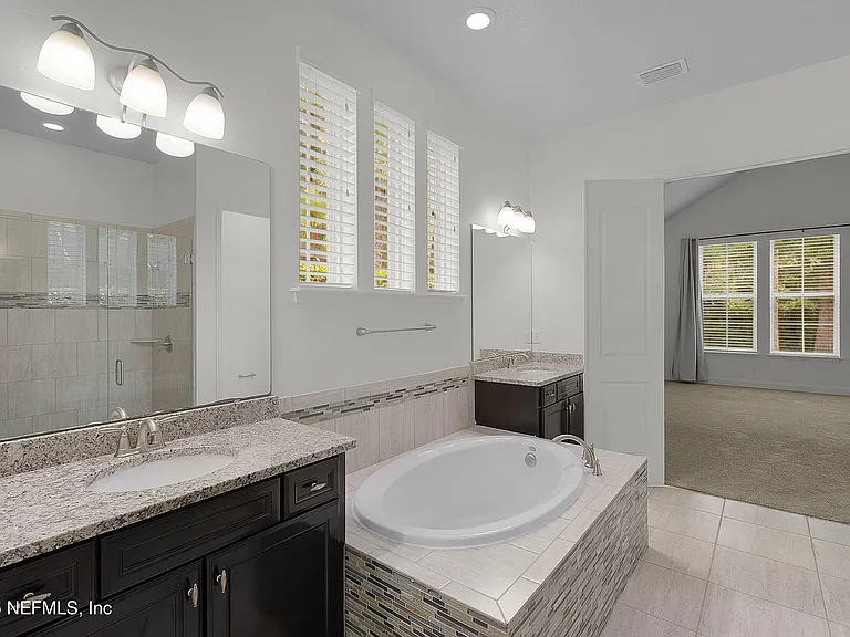128 Payasada Oaks Trl — Photo 20
