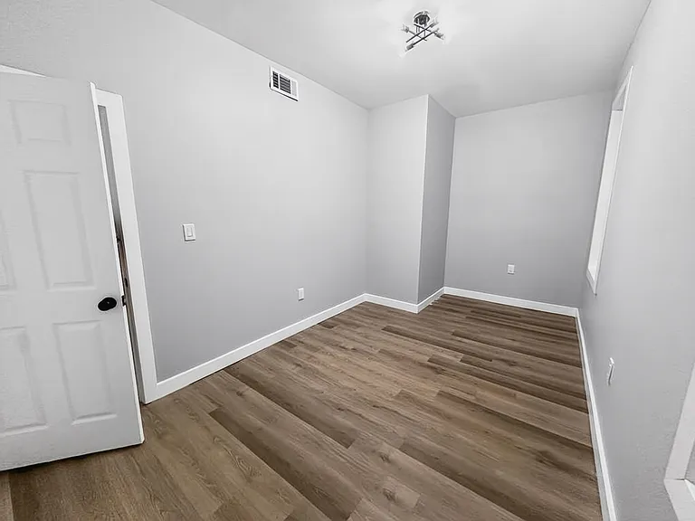 113 Elizabeth Ave #3 — Photo 16